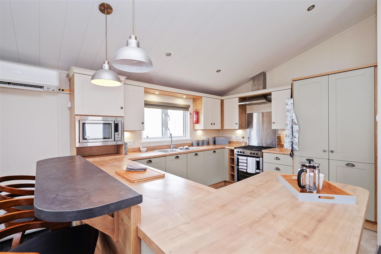 2 Bed, 2 Bath Property For Sale in Alberta Holiday Park, Faversham Road